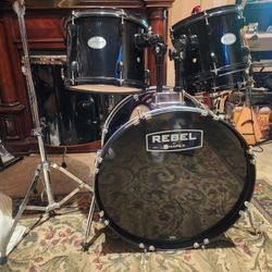 Complete 5 Pc. Drum Set W Cymbals/stool