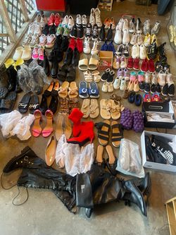 Zapatos son 85 pares Por $70 Precio firme
