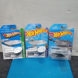 Hot Wheels Star Trek 2012 USS Enterprise NCC - 1701 ///  2021 U.S.S. Enterprise NCC - 1701  /// 2017 U.S.S. vengeance