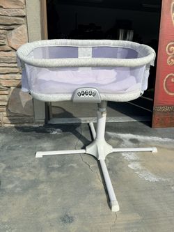 Halo BassiNest Swivel Sleeper bassinet Crib Baby Crib