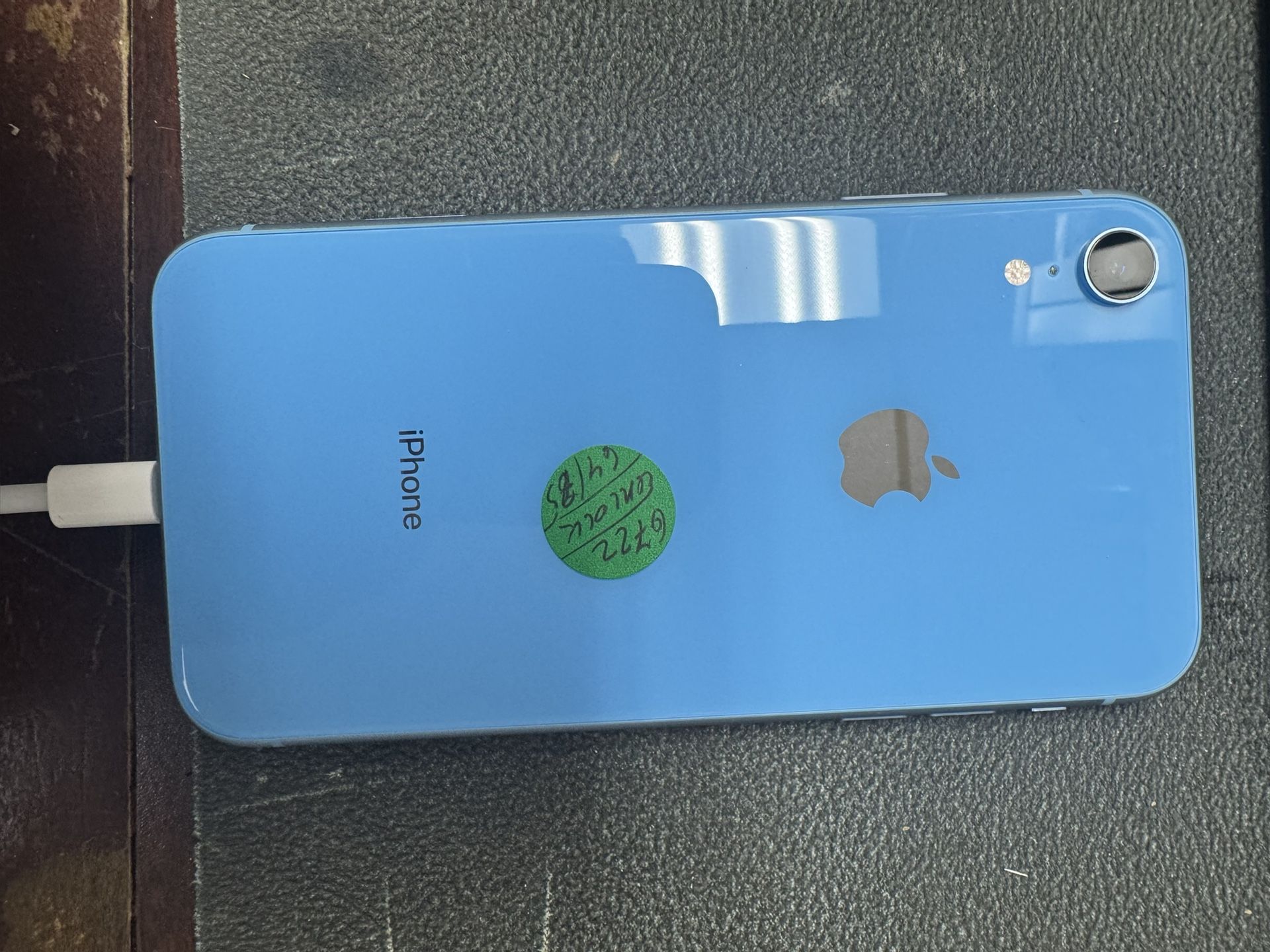 iPhone Xr 64GB Unlocked