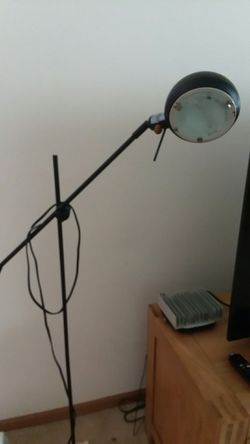 Adjustable reading lamp