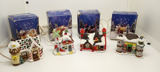 PORCELAIN SANTAS VILLAGE