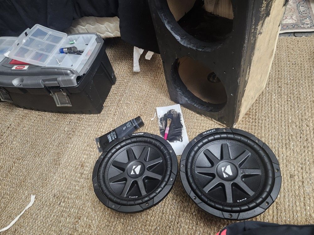 2 10 Inch Kicker Comp And Box $100 No Less Meet At Tulsa Hills