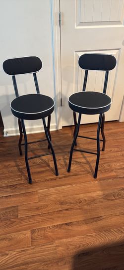 Foldable stools