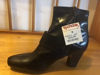 Beautiful Nickel’s size 6 1/2 ankle boots.