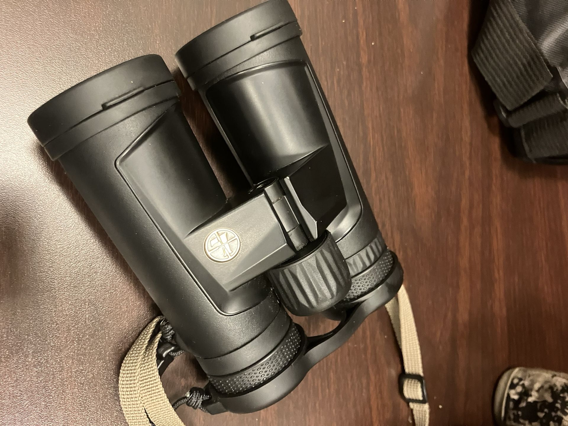 Leupold Yellowstone 10x42 Binoculars for Sale in Queen Creek, AZ OfferUp