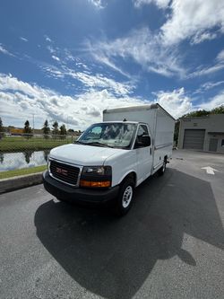 2022 GMC Savana 3500 box truck