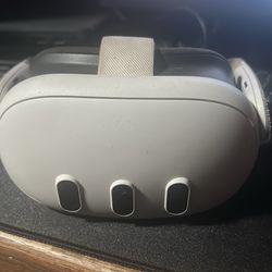 Meta quest 3 with controllers looking to trade for a ps5