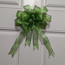 Beautiful 10" x 15" Holidays Bow