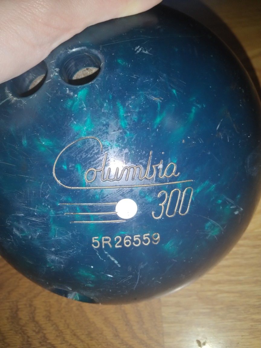 Used Columbia Bowling Ball(Serial Number In Description)