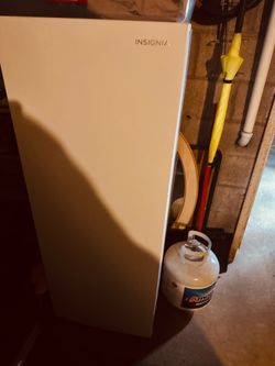 Insignia freezer