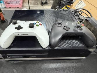 Xbox 1 with controllers