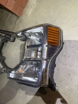 2020 Ford F250 headlights