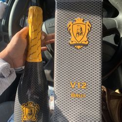 LAMBORGHINI V12: BRUT VINO SPUMANTE WITH GIFT BOX