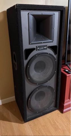 Vintage Technics SU-V98 Amplifier and Large Floor Speakers