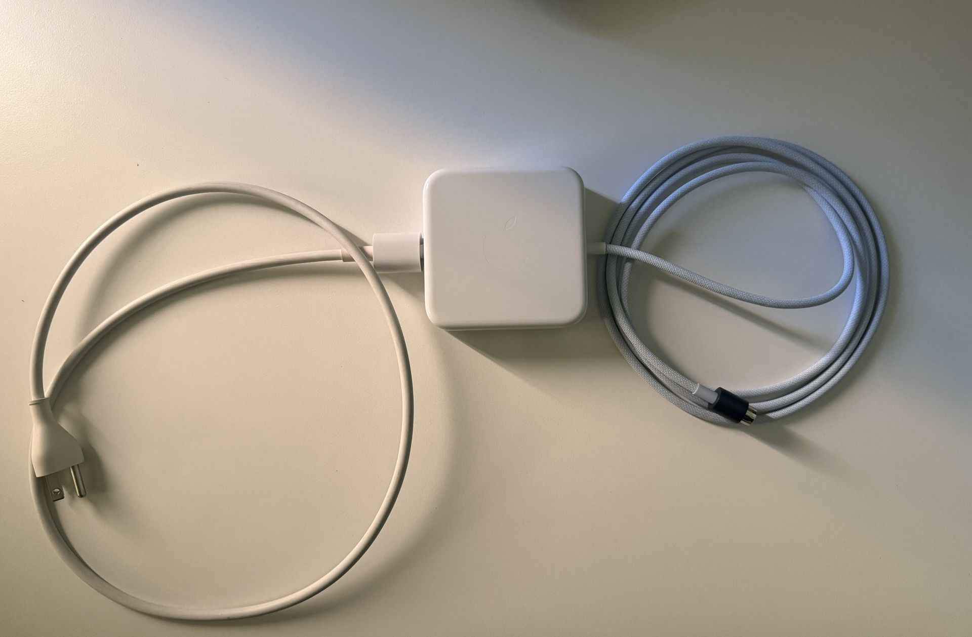 Blue Apple 143W Power Adapter With Ethernet Port