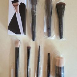 bareMinerals- make up brushes bundle