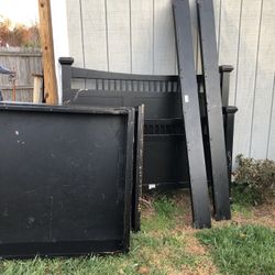 Full Size Bed With Drawers