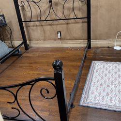 Queen Size Bedframe. No Matress! No boxspring