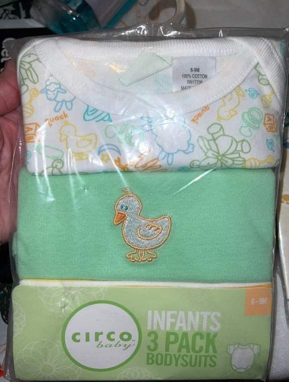 New 3pack Onesies. 6/9mos