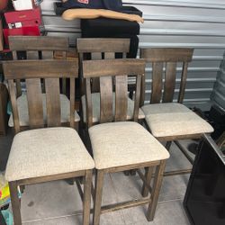 5 Counter Heigth Table Chairs 