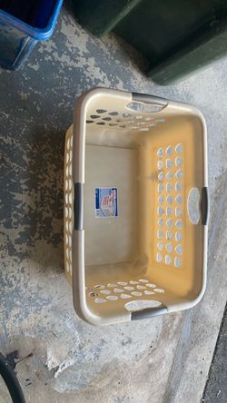 Laundry hamper