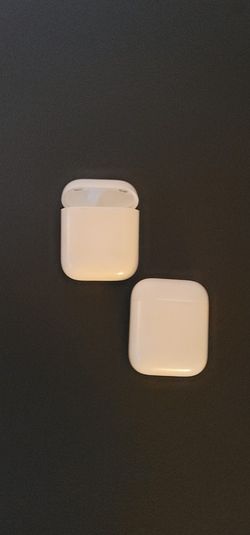 Apple  2 Genaration Charging Cases 