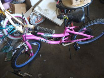 Vendo 2 Bicicletas Una De Nina Y Otra De Nino Chiquito Y3 Bicicletas Grandes Y Un Drill Prensa