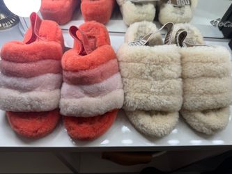 UGG SIZE 6