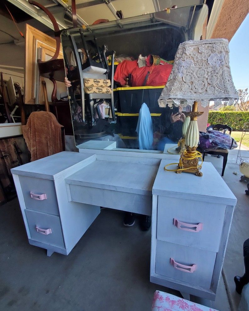 Vintage Shabby Chic Vanity w/ Mirror & Bench