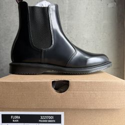 Dr Martens Flora 8W