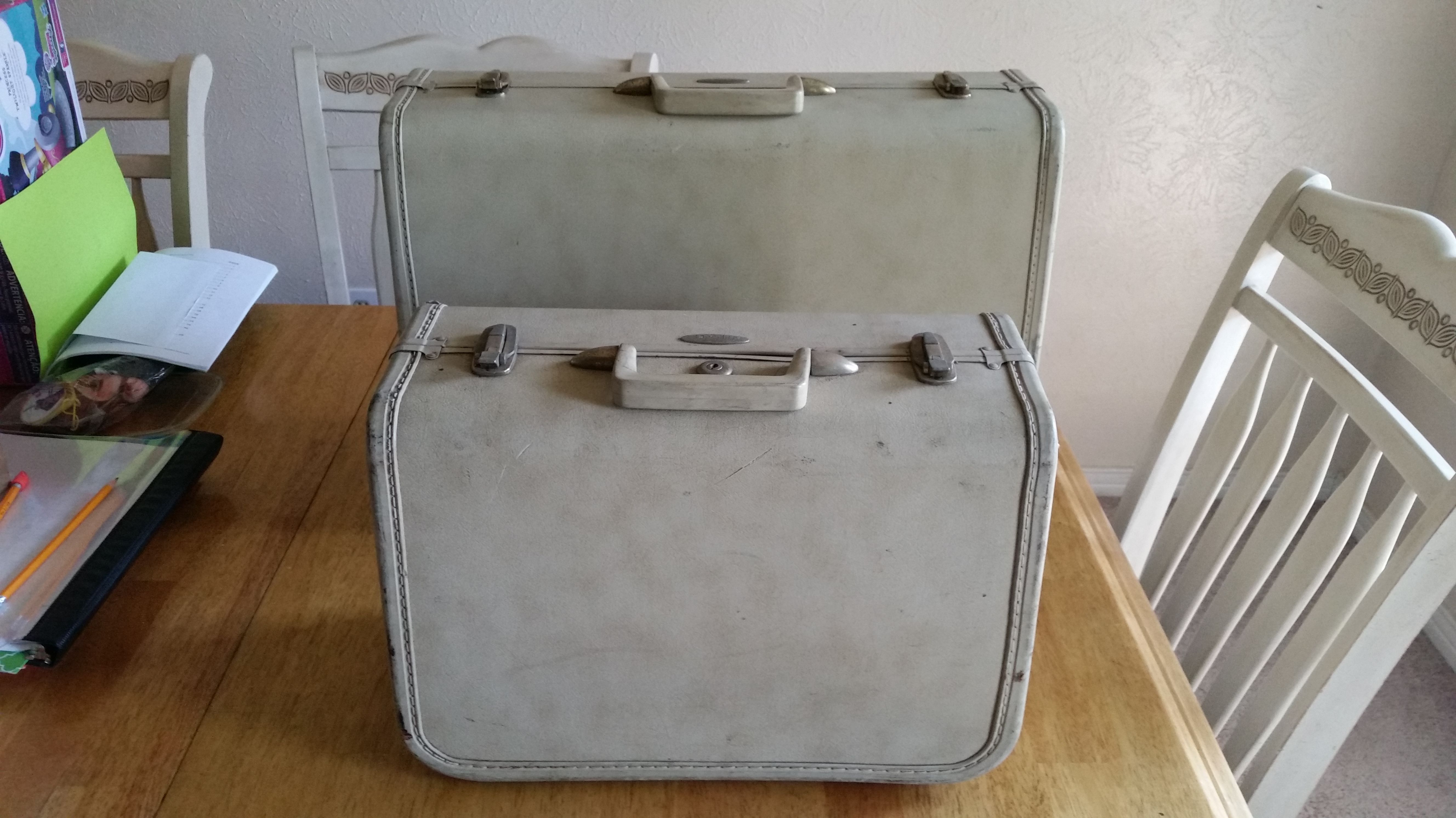 Taper lite Vintage luggage Carry On Hard Shell Suitcase