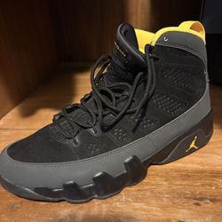 Air Jordan 9 Retro University Gold  Size  8