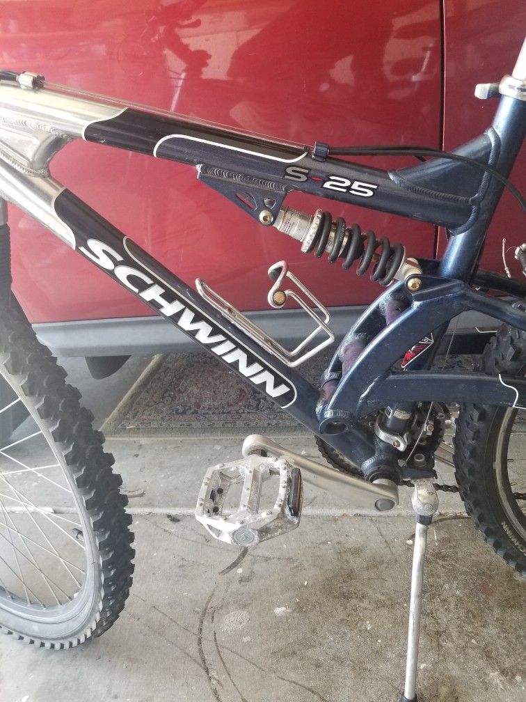 Schwinn s25 mountain bike best sale