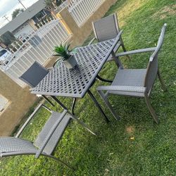 Brand New Patio Outdoor Dining Table Set