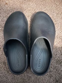 Women’s Dylan Platform Crocs size 7
