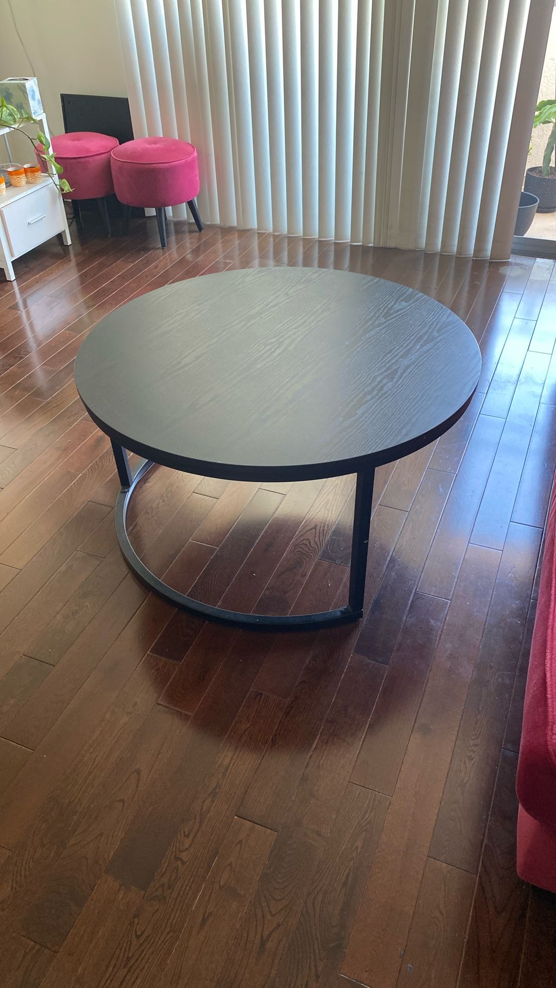 Round Coffee Tables 33.9”