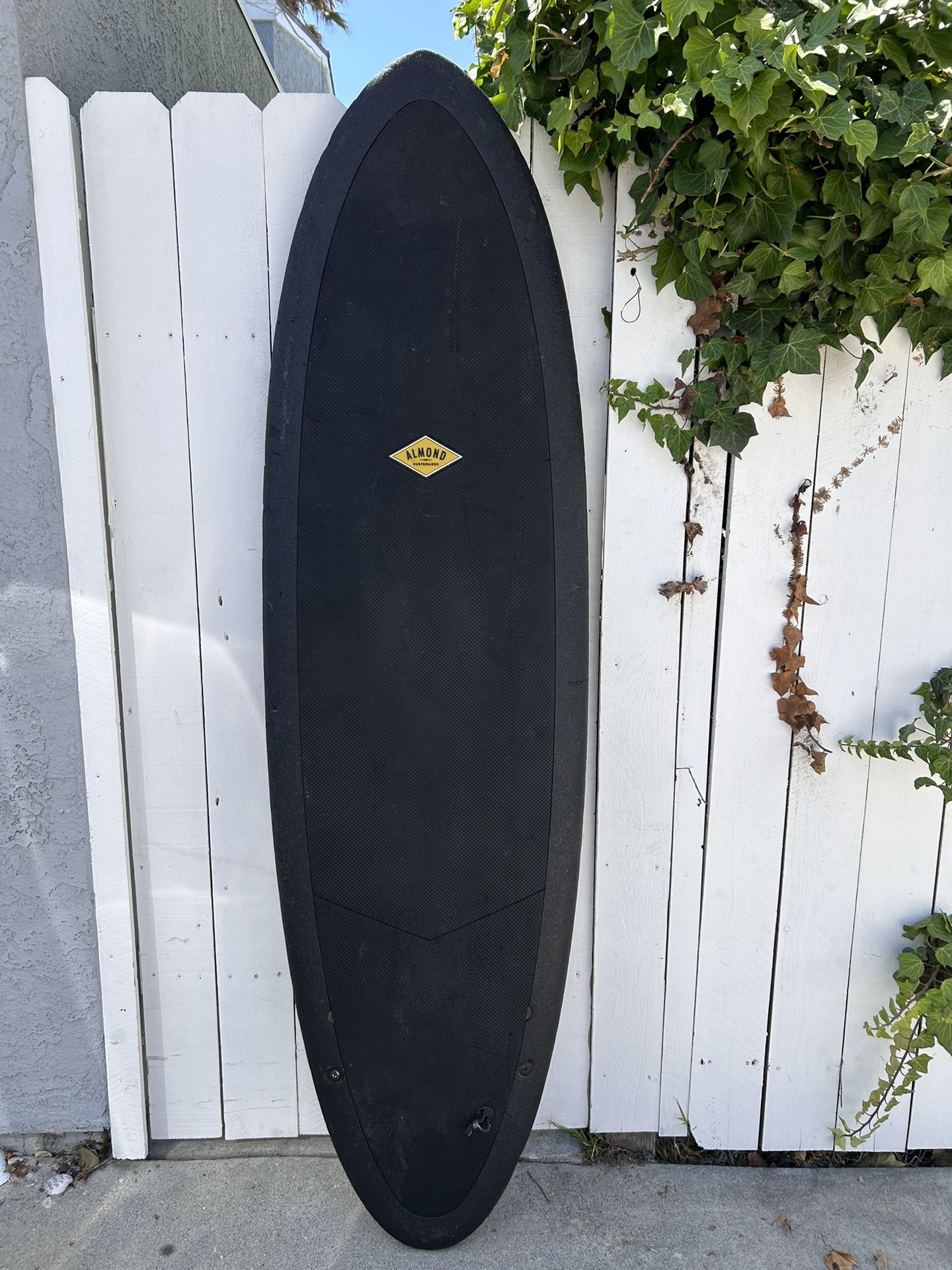 Almond Surfboard 🏄🏼♂️!!!!