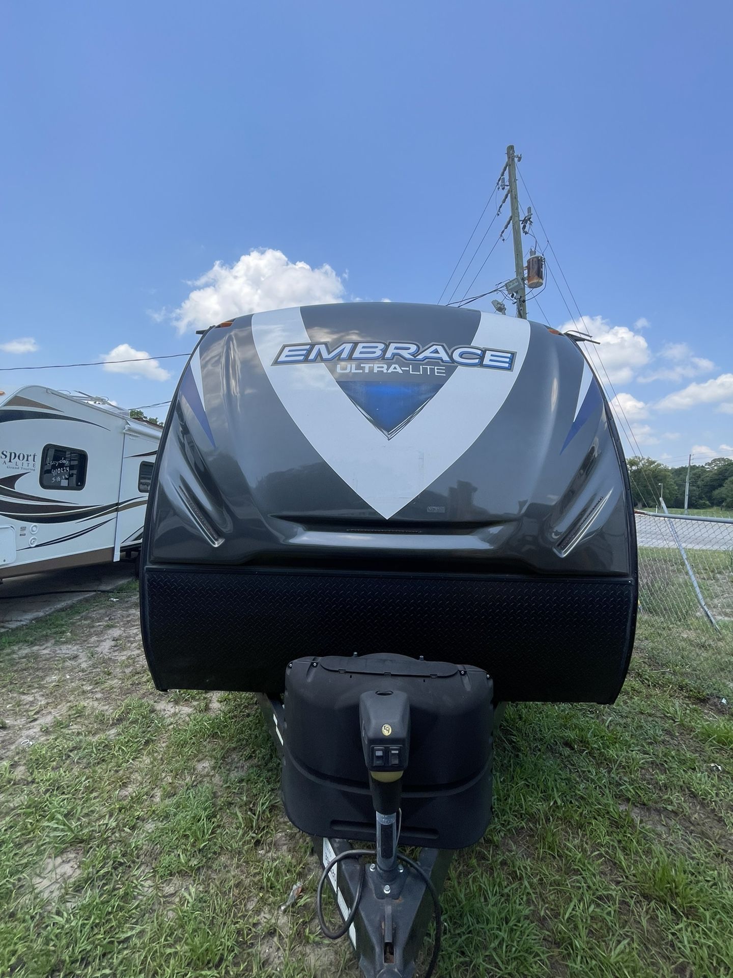 2019 Heartland Embrace ultra lite 240