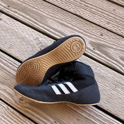 Adidas Size 6 Sneakers HVC