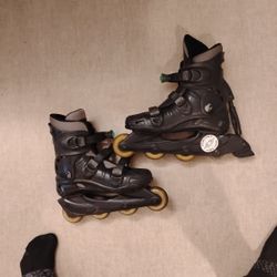 BLADERUNNER.    INLINE.    ROLLERBLADES