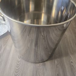 Juego De 3 Ollas Diferentes  Medidas 