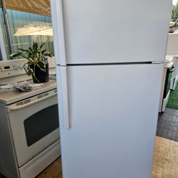 GE Refrigerator 