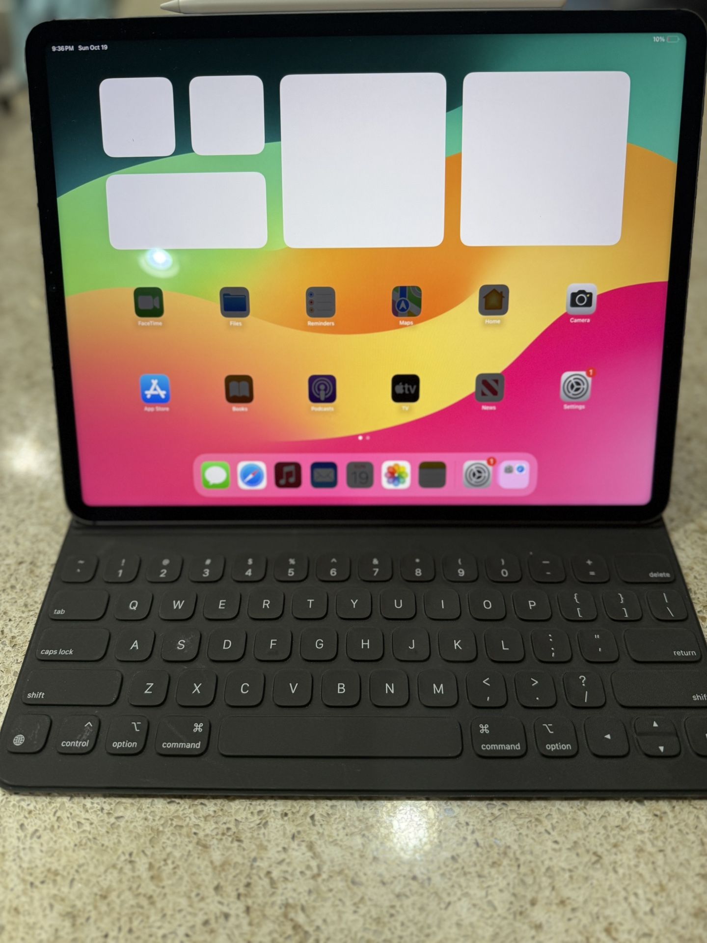 Perfect Condition Apple iPad Pro 12.9 Bundle M1 Massive 512gb Cellular Keyboard Pencil 