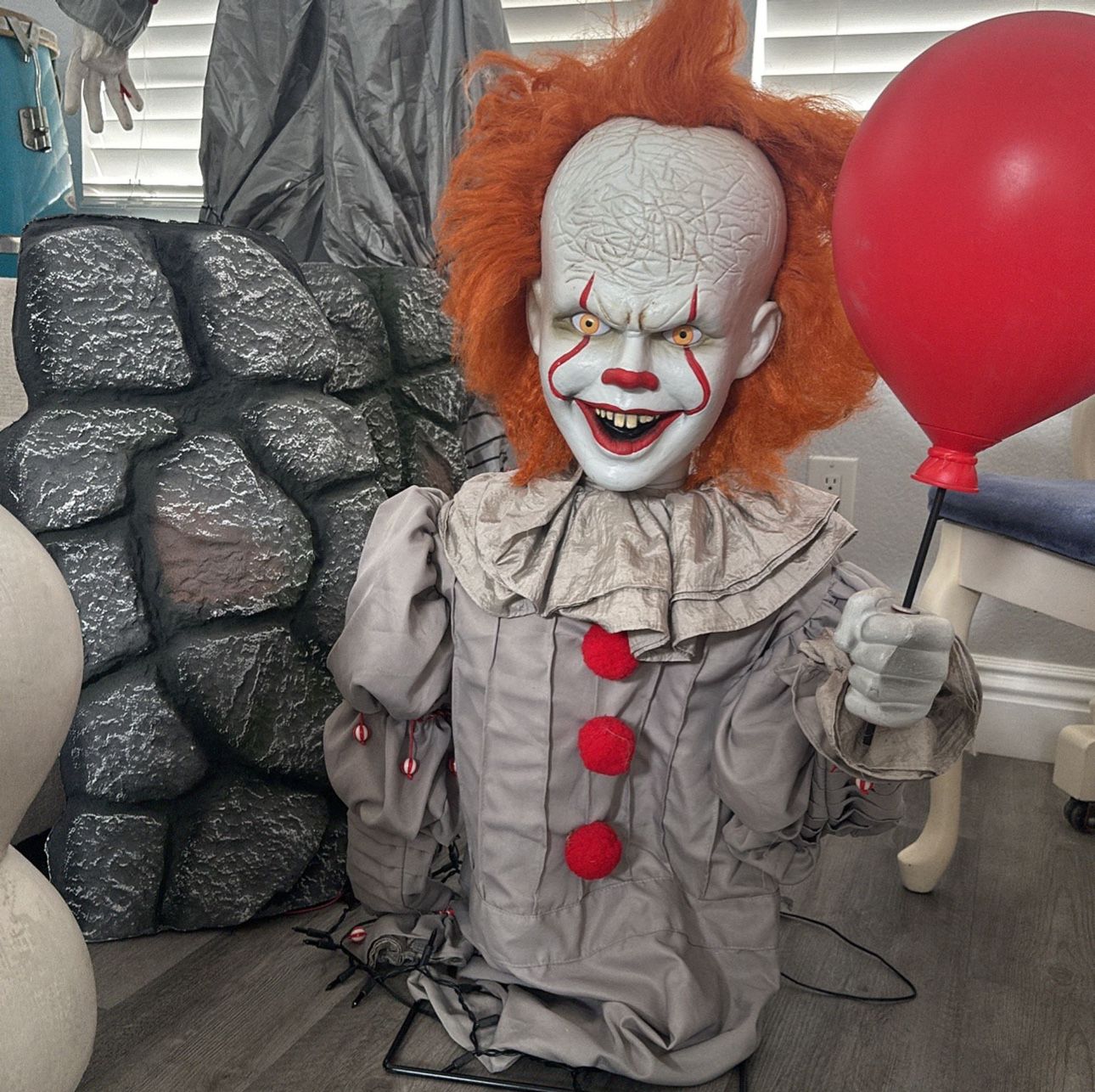 Pennywise Pop Up Animatronic