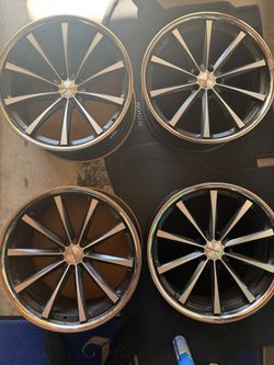22” Staggered Vossen Wheels