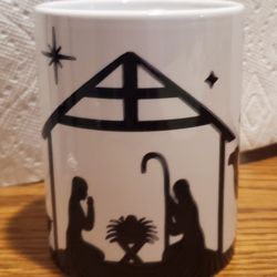 " NATIVITY " HOLLIDAYS BLACK & WHITE CERAMIC 15 OZ COFFEE MUG IN GOOD CONDITION