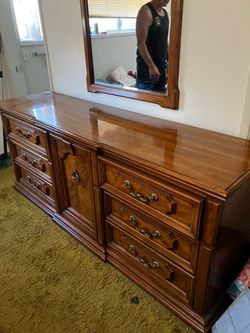 Thomasville bedroom set