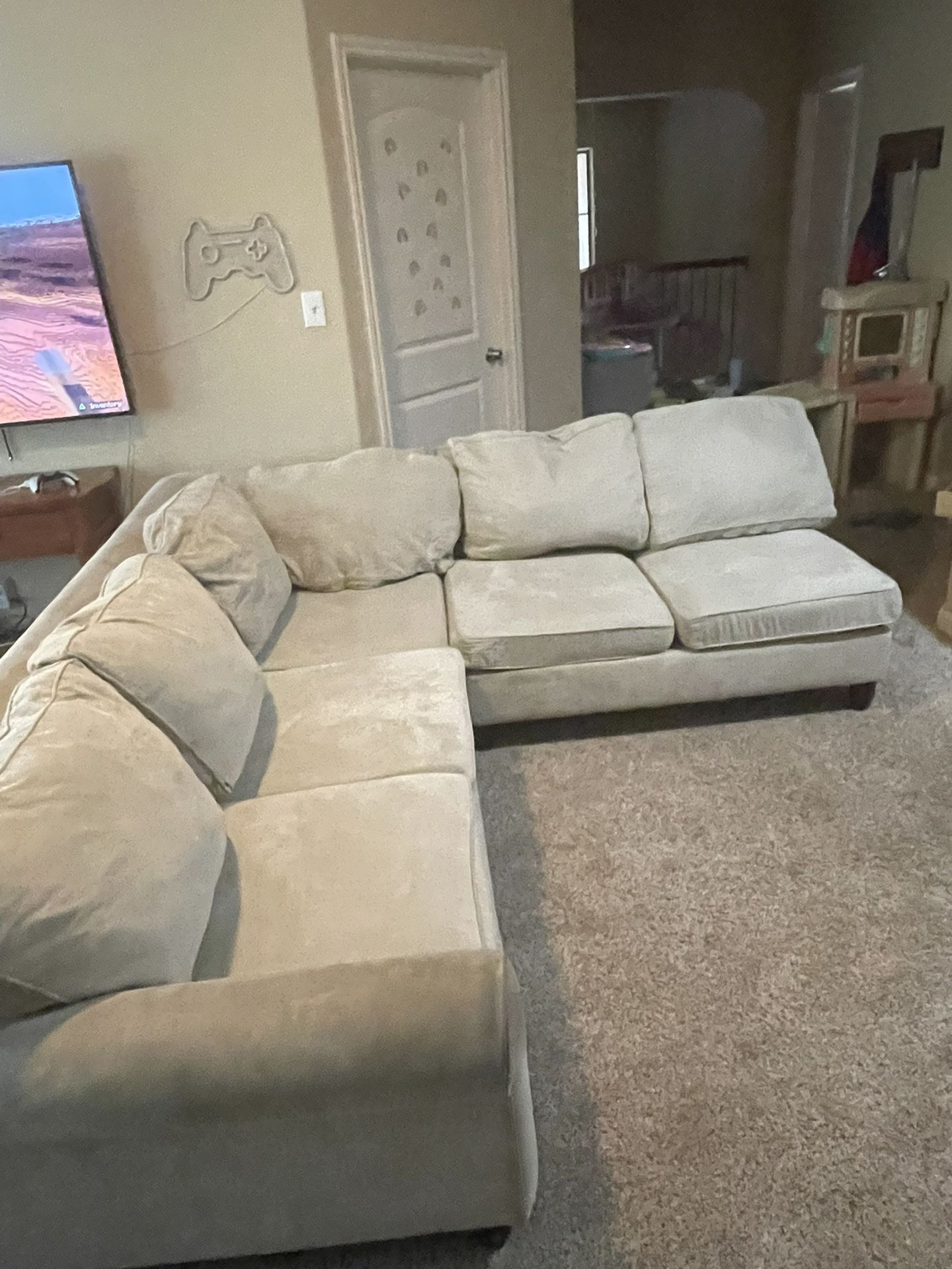Delivery Available - Havertys Beige Sectional Couch